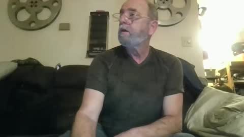 Snapshot of mondaymonday chatting on January 3, 2025, 11:25 am mondaymonday online show from January 3, 2025, 11:25 am