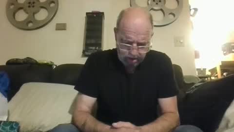 Snapshot of mondaymonday chatting on January 5, 2025, 7:17 am mondaymonday online show from January 5, 2025, 7:17 am
