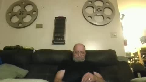 Snapshot of mondaymonday chatting on January 5, 2025, 10:32 am mondaymonday online show from January 5, 2025, 10:32 am