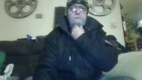 Snapshot of mondaymonday chatting on February 4, 2025, 2:43 pm mondaymonday online show from February 4, 2025, 2:43 pm