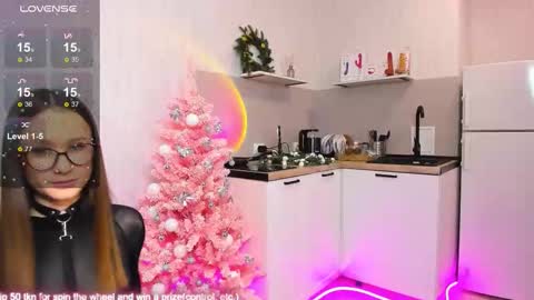 Monica online show from December 4, 2025, 3:21 pm