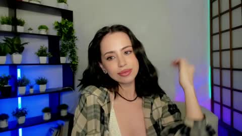 Snapshot of monica_brilliant chatting on April 15, 2026, 8:32 am Monica online show from April 15, 2026, 8:32 am