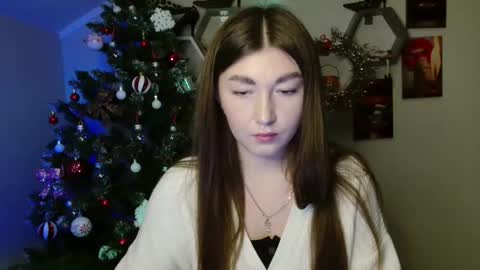 sweet girl and shine body online show from November 14, 2025, 7:18 am