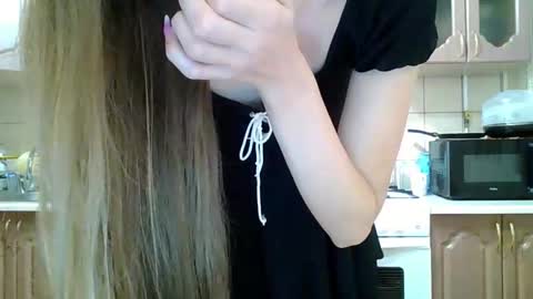 Monica online show from November 6, 2025, 10:10 pm