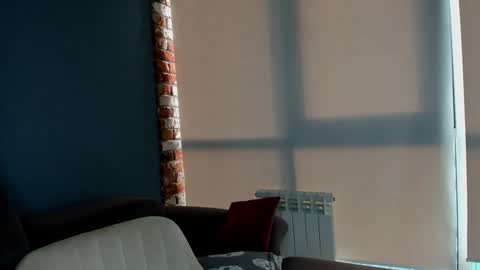 monica_weisss online show from January 22, 2025, 11:45 am