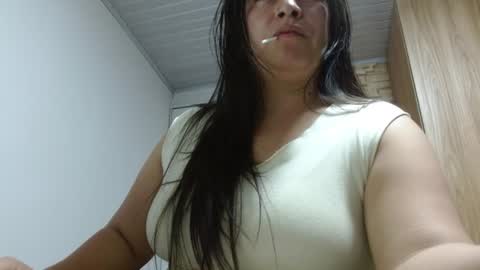 monickhotpri online show from July 17, 2026, 5:03 am
