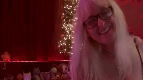 Snapshot of monicutex chatting on January 1, 2025, 12:43 am Monika    online show from January 1, 2025, 12:43 am