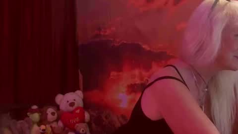 Snapshot of monicutex chatting on October 14, 2025, 2:01 am Monika    online show from October 14, 2025, 2:01 am