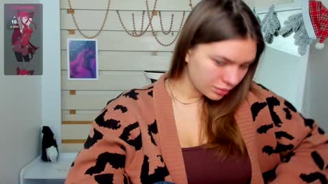 Snapshot of monika_youu chatting on December 13, 2024, 8:20 am Monika online show from December 13, 2024, 8:20 am