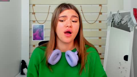 Snapshot of monika_youu chatting on December 20, 2024, 1:54 pm Monika online show from December 20, 2024, 1:54 pm