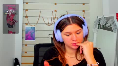 Snapshot of monika_youu chatting on December 30, 2024, 2:51 pm Monika online show from December 30, 2024, 2:51 pm