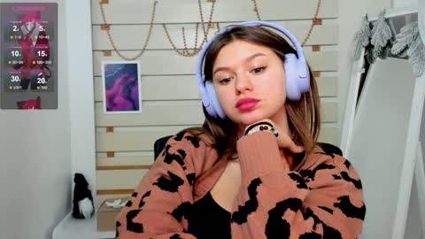 Snapshot of monika_youu chatting on January 11, 2025, 11:56 am Monika online show from January 11, 2025, 11:56 am