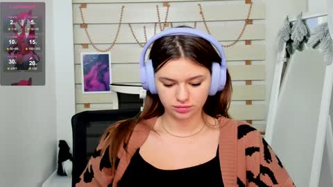Snapshot of monika_youu chatting on January 11, 2025, 6:01 pm Monika online show from January 11, 2025, 6:01 pm