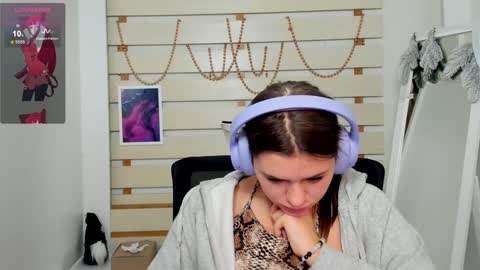 Snapshot of monika_youu chatting on January 12, 2025, 6:05 pm Monika online show from January 12, 2025, 6:05 pm