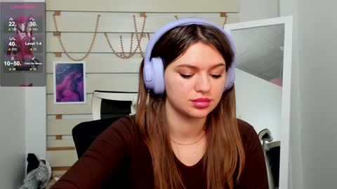 Snapshot of monika_youu chatting on January 18, 2025, 11:32 am Monika online show from January 18, 2025, 11:32 am