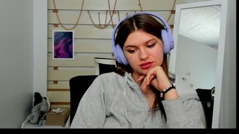 Snapshot of monika_youu chatting on January 19, 2025, 2:17 pm Monika online show from January 19, 2025, 2:17 pm