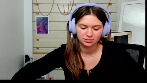 Snapshot of monika_youu chatting on January 22, 2025, 6:20 pm Monika online show from January 22, 2025, 6:20 pm