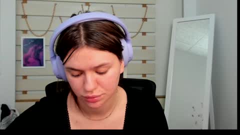Snapshot of monika_youu chatting on January 28, 2025, 1:18 am Monika online show from January 28, 2025, 1:18 am