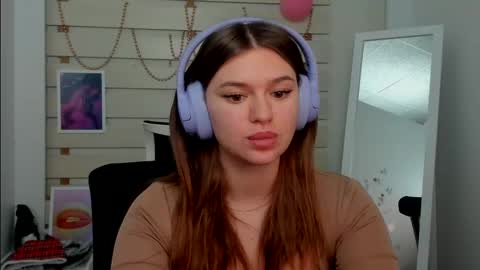 Snapshot of monika_youu chatting on February 21, 2025, 2:27 pm Monika online show from February 21, 2025, 2:27 pm