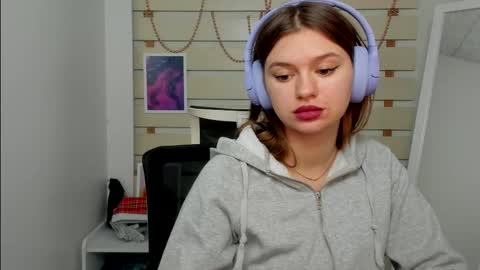 Snapshot of monika_youu chatting on February 25, 2025, 4:21 pm Monika online show from February 25, 2025, 4:21 pm