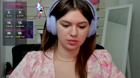 Snapshot of monika_youu chatting on March 8, 2025, 11:27 am Monika online show from March 8, 2025, 11:27 am