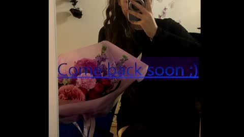 Snapshot of monika_youu chatting on May 18, 2026, 10:54 am Monika online show from May 18, 2026, 10:54 am