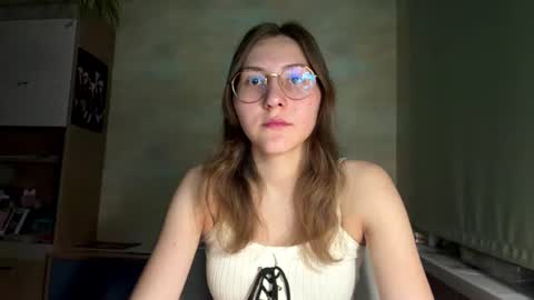 Mia online show from July 7, 2026, 7:07 pm