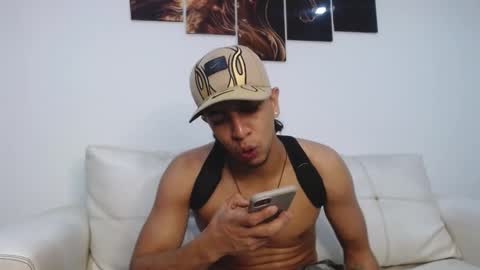 Snapshot of monkey_uchiha77 chatting on February 7, 2026, 12:36 am simon dice online show from February 7, 2026, 12:36 am