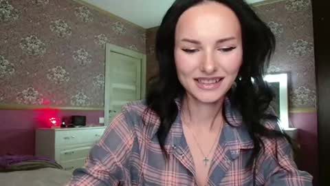 monparis_dream online show from November 25, 2025, 5:13 pm