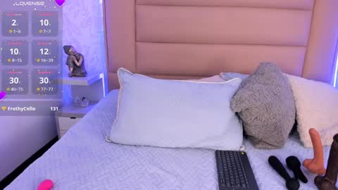 Adriana online show from December 22, 2024, 2:06 pm