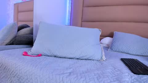 Adriana online show from February 24, 2025, 3:53 pm