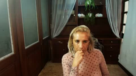 Snapshot of monserratgray chatting on July 24, 2026, 12:25 pm MONSERRAT online show from July 24, 2026, 12:25 pm