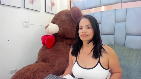 Snapshot of monserratvega chatting on May 22, 2026, 6:46 pm Monserrat online show from May 22, 2026, 6:46 pm