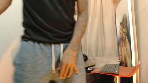 Snapshot of monsoon_the_best chatting on October 15, 2025, 2:44 am monsoon_the_best online show from October 15, 2025, 2:44 am