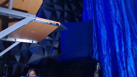 dorian online show from September 17, 2025, 2:24 am