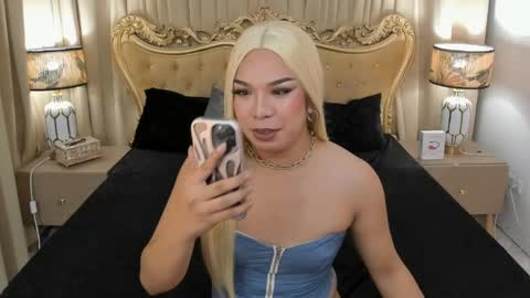 Snapshot of monstercock_olivia chatting on May 16, 2026, 4:42 am OliviaRoxy online show from May 16, 2026, 4:42 am