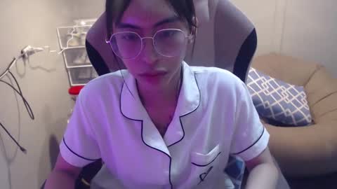 ELYSE A SIMPLE GIRL online show from January 29, 2025, 4:30 pm