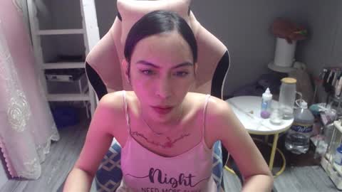 ELYSE A SIMPLE GIRL online show from October 28, 2025, 9:57 am