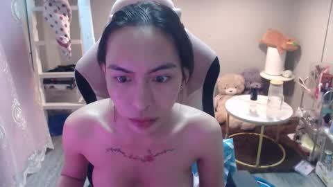 ELYSE A SIMPLE GIRL online show from November 14, 2025, 2:49 pm