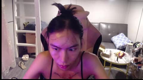 ELYSE A SIMPLE GIRL online show from April 23, 2026, 11:42 am