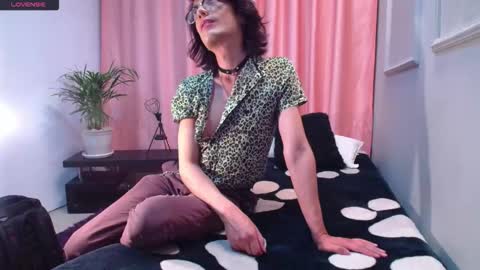 Linda Darling online show from December 22, 2025, 12:51 am