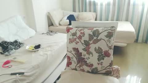 Snapshot of montserrat123 chatting on June 8, 2026, 5:46 pm Monse online show from June 8, 2026, 5:46 pm