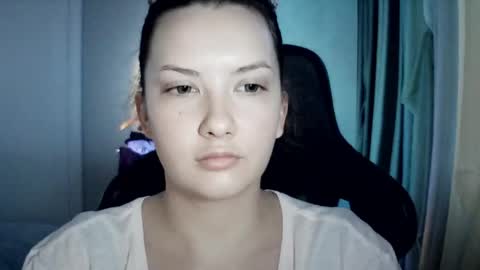 Snapshot of moodiemira chatting on June 6, 2026, 6:23 pm moodiemira online show from June 6, 2026, 6:23 pm