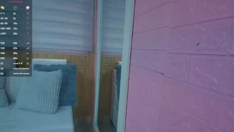 Snapshot of moom_ivy_ chatting on July 29, 2026, 12:25 pm online show from July 29, 2026, 12:25 pm
