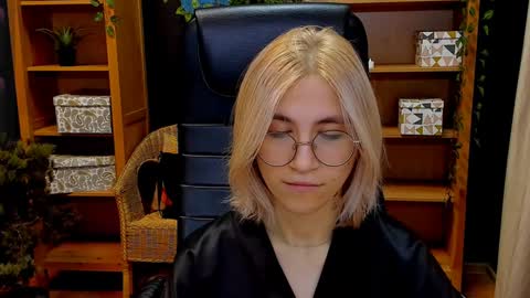 Katrin online show from December 7, 2024, 8:05 pm