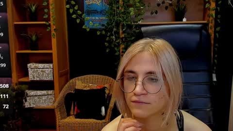 Katrin online show from December 8, 2024, 2:18 am