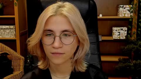 Katrin online show from December 13, 2024, 1:59 am