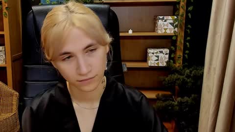 Katrin online show from December 14, 2024, 9:02 pm