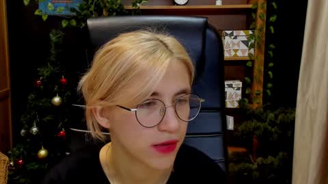 Katrin online show from December 15, 2024, 4:26 pm