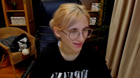 Katrin online show from December 15, 2024, 7:31 pm